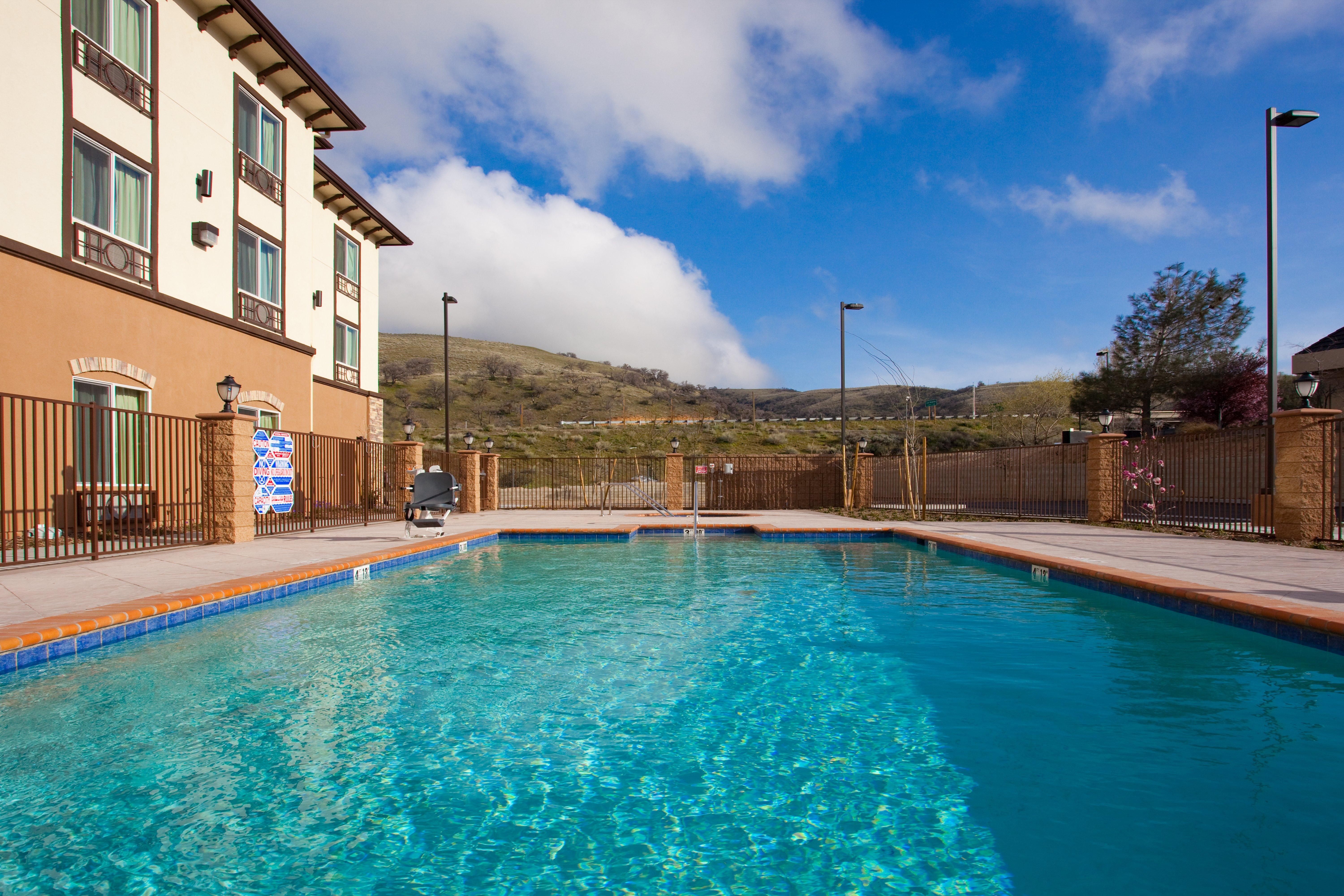 Holiday Inn Express & Suites Frazier Park By Ihg Lebec Exteriör bild